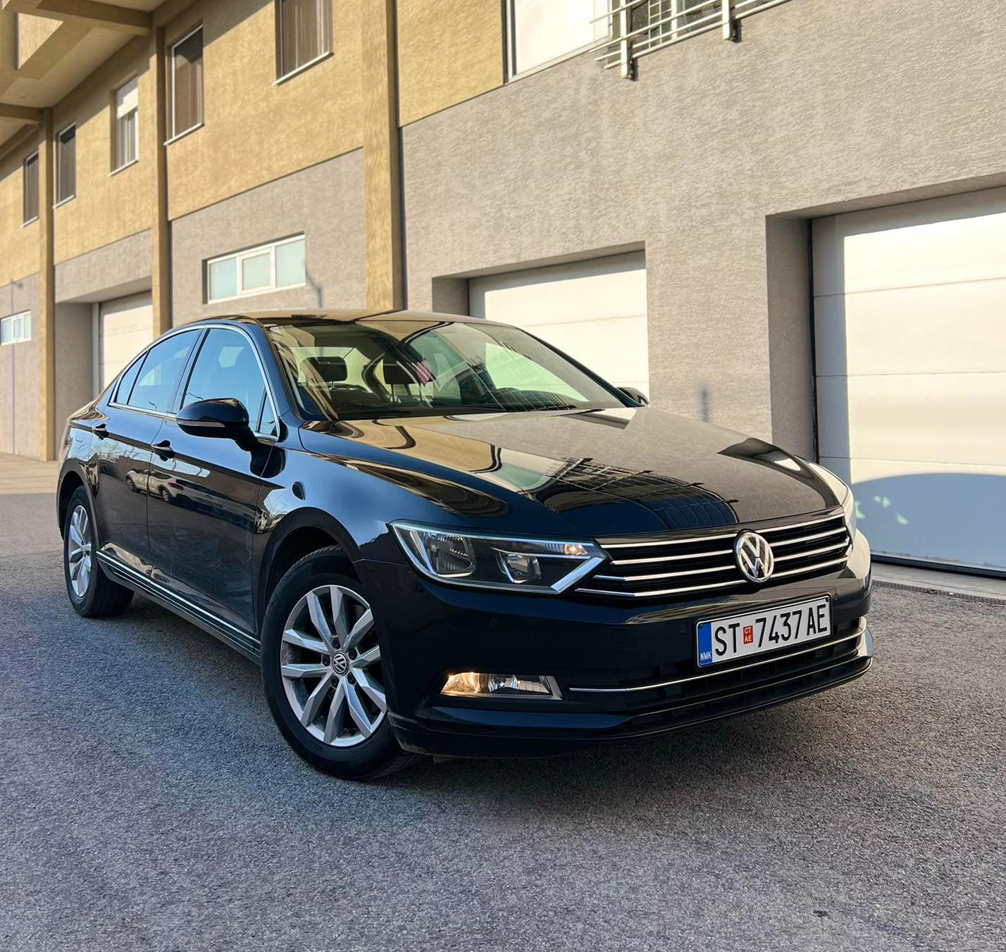 Car image 2