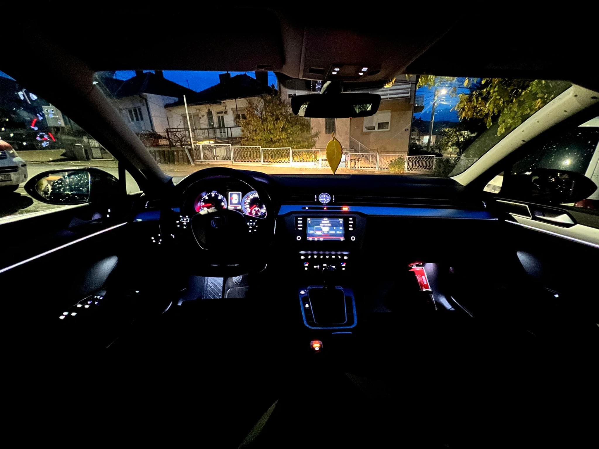 Car image 7